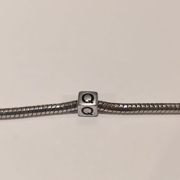 Silver Q Spacer Charm for Pandora Style Bracelet - Picture 3 of 5